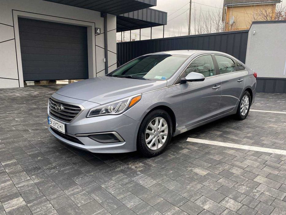 Продам власний автомобіль Hyundai Sonata 2017 року.