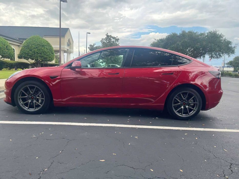 Tesla Model 3 Long Range      2022