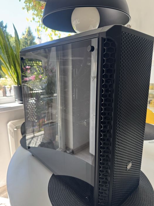 Komputer gamingowy RYZEN 7800X3D/32Gb RAM/RTX 2080