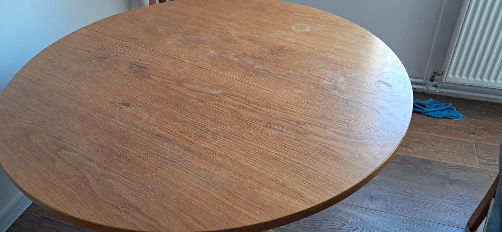 Okrągły stół dębowy rozkładany