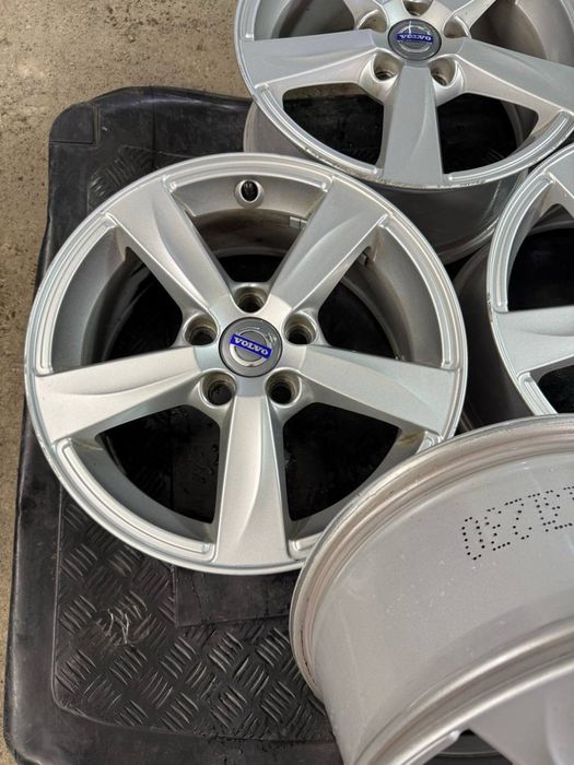 Легкосплавні диски Volvo V50 R16  5*108mm