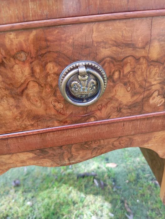 Secretaria de período Georgiano em nogueira e mogno, pés cabriolet