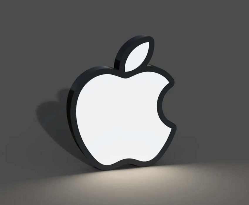 Lapka led Apple.