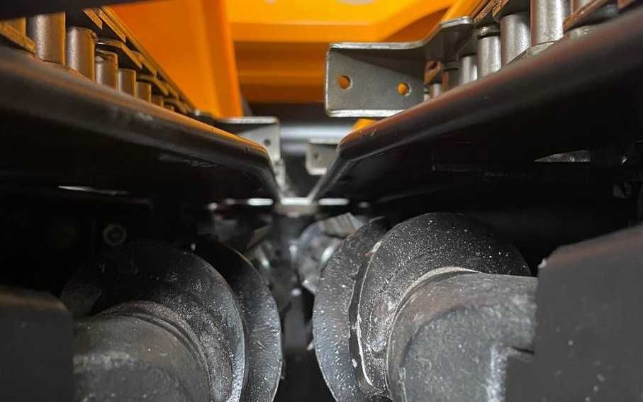 Жатка кукурудзяна 8 рядків, 6 рядків з компенсацією -25% Нова