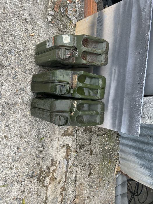 Vendo 3 jarrican usados