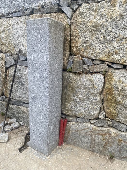 Pilares de granito
