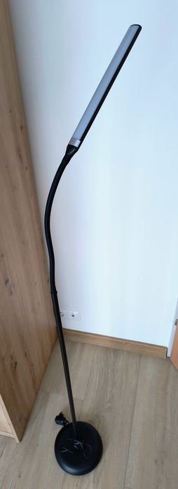 Nowoczesna lampa z funkcją przyciemniania