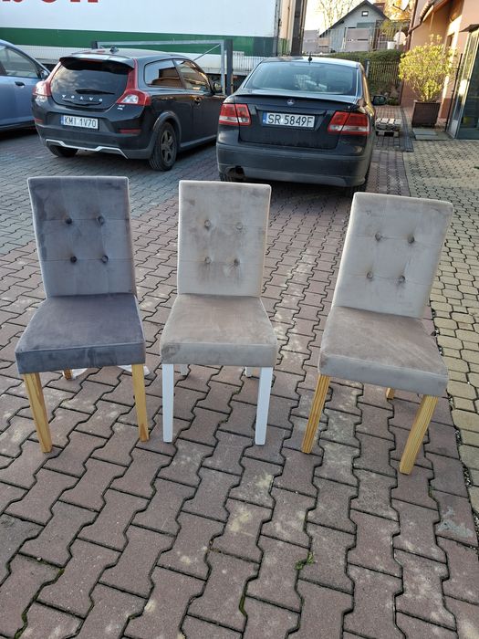 Nowe krzesła  powystawowe