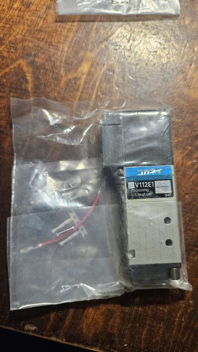 Пневмоциліндри та саленоїди