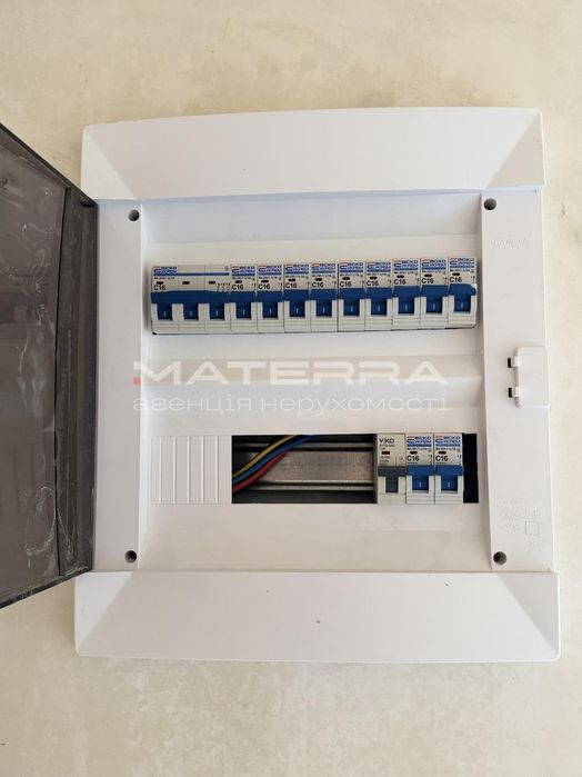 Круглик - Віта-Поштова Продаж  будинку з краєвидом на ліс