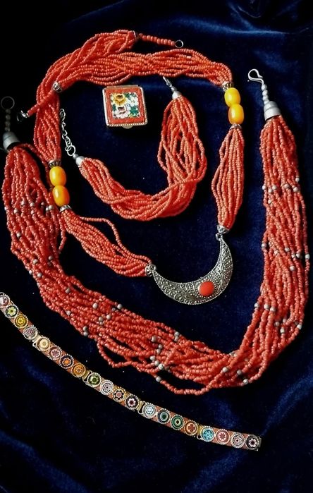 Буси, намисто під вишиванку, коралі, етностиль прикраси