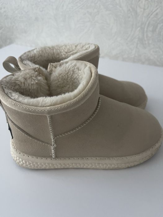 Дитячі угги для дівчинки