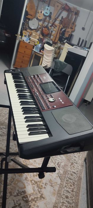 KORG PA 700   61 teclas