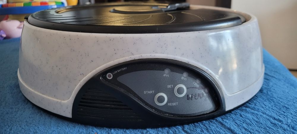 Автоматична годівниця для тварин Trixie