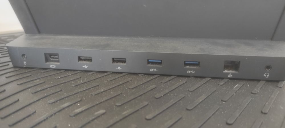 Surface pro 4 i5 8gb 256GB