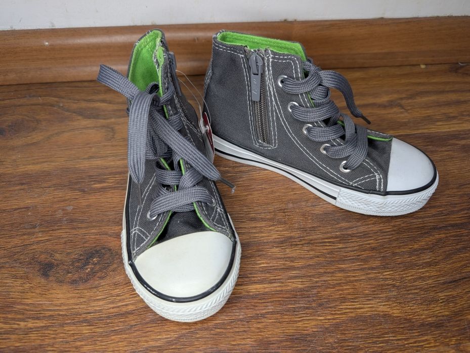 Nowe wysokie trampki
