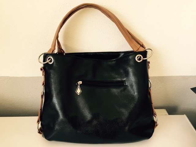 Mala preta e bege muto gira + Batom à escolha