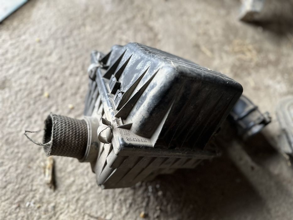 Продам корпус повітряного фільтра на опель вектра б 2.0dti