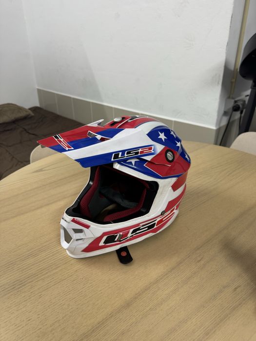 Capacete de motocross ls2