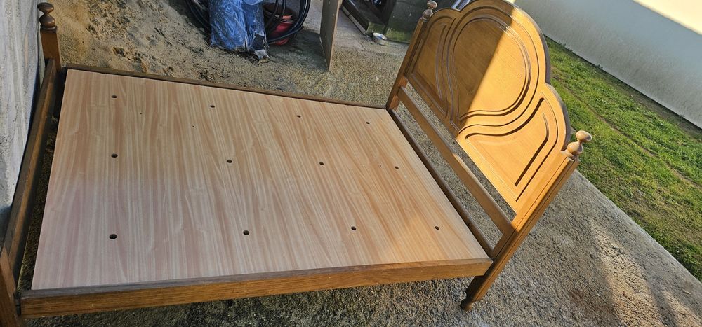 Cama de Casal + Cómoda e Mesinhas de Cabeceira