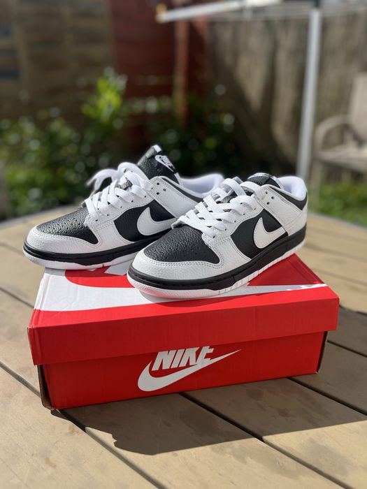 Nike Dunk Low.