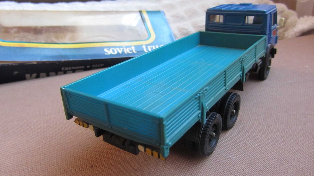 Машинка, автомодель КАМАЗ 53212 ,коробка + набір міні авто часів ссср.