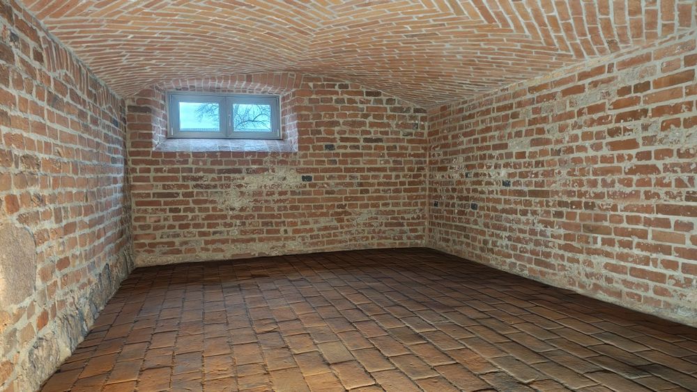 Renowacja zabytków- konserwacja cegły, kamienia, fugowanie