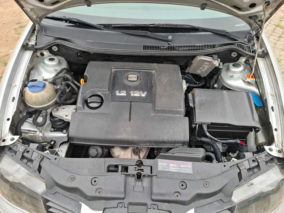 Seat Ibiza 1.2 Gasolina 5 Portas / Lugares Muito bom estado