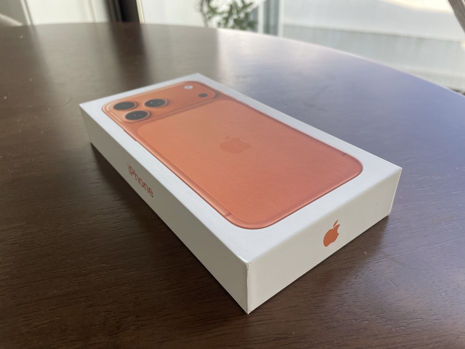 Apple iPhone 17 Pro - SELADO