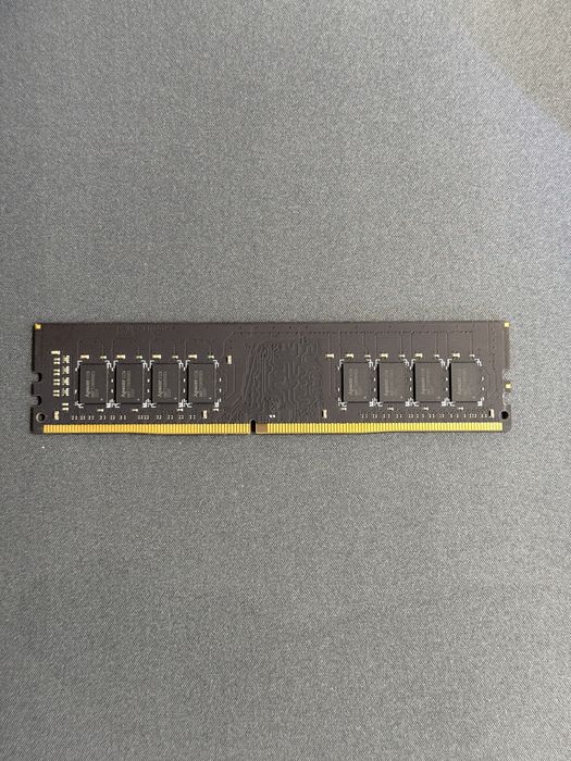Оперативная память DDR4 16GB 3200MHz, БУ, отличное состояние