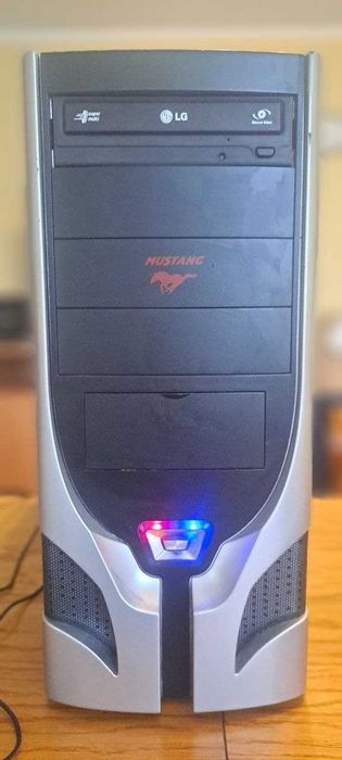 Komputer (Core 2 Duo E7400, 2 Gb DDR2, NVIDIA 8400 GS)