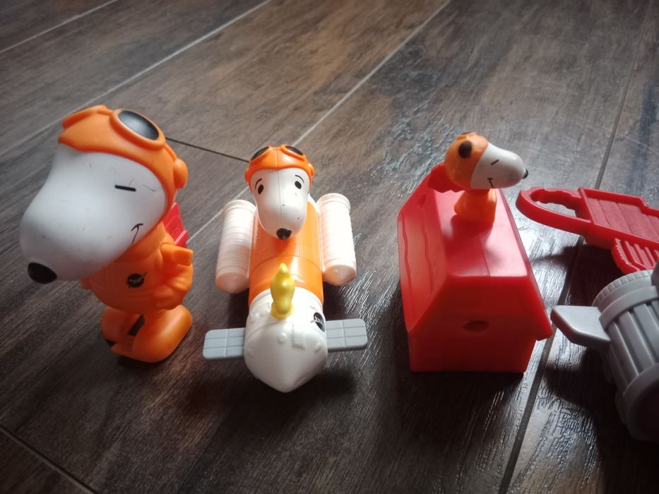 Cena za Zestaw Snoopy kolekcja zabawek figurek kolekcja z McDonald's