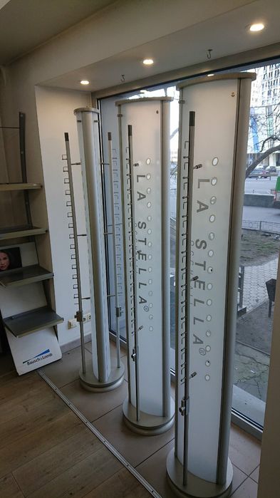 Стойка стенд  ветрина для очков ,брендовая Rayban .