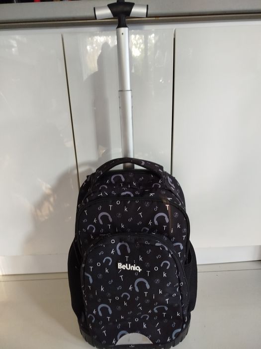 Plecak szkolny na kółkach