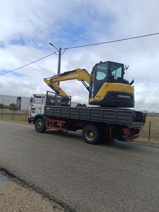 Serviços de Bobcat ( destroçador florestal)