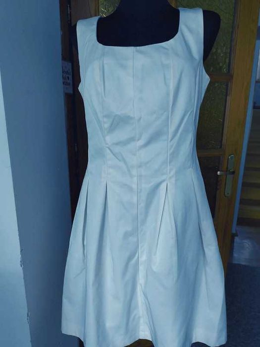 Kremowa sukienka ecru rozmiar 40 Karolina