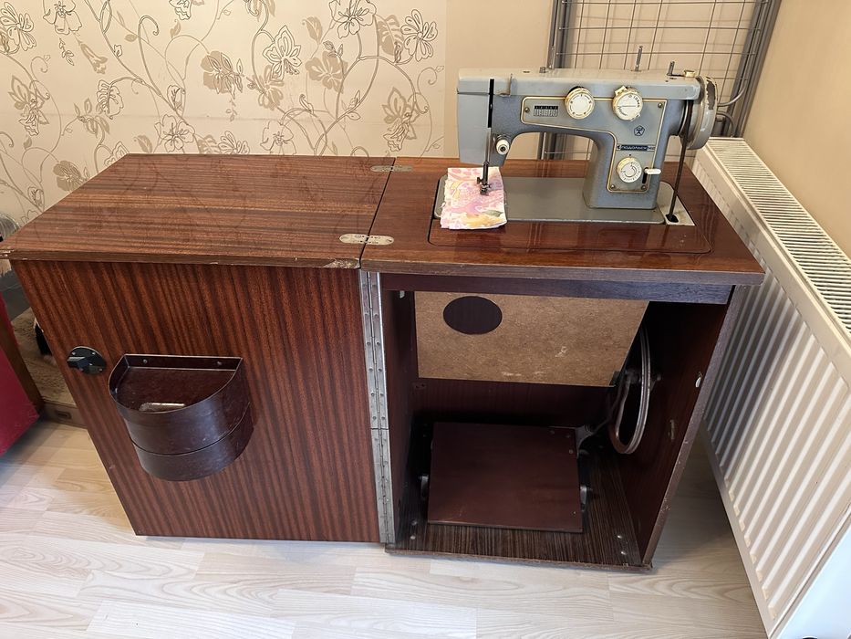 Швейна машина Подольськ / Чайка 142М