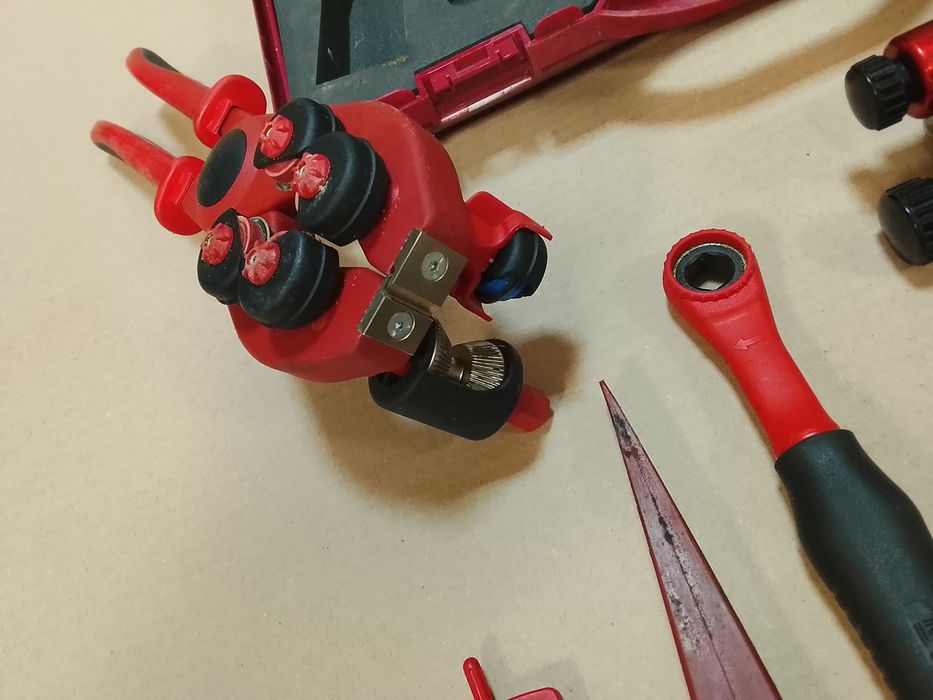 Zestaw Narzędzi do obróbki Kabli Intercable