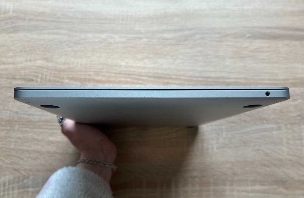 MacBook Pro 13 2019 | i5 • 8Gb • 128Gb