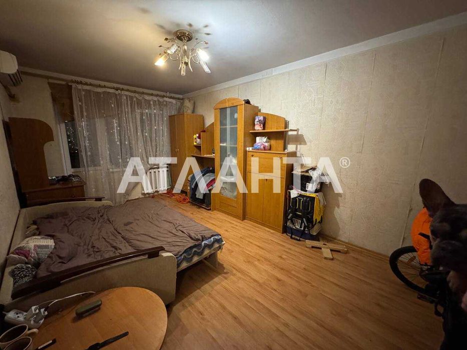 Однокімнатна квартира біля парку Марка Твена, вид на місто