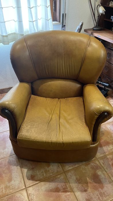 Conjunto de Sofás em Pele - 3 Peças