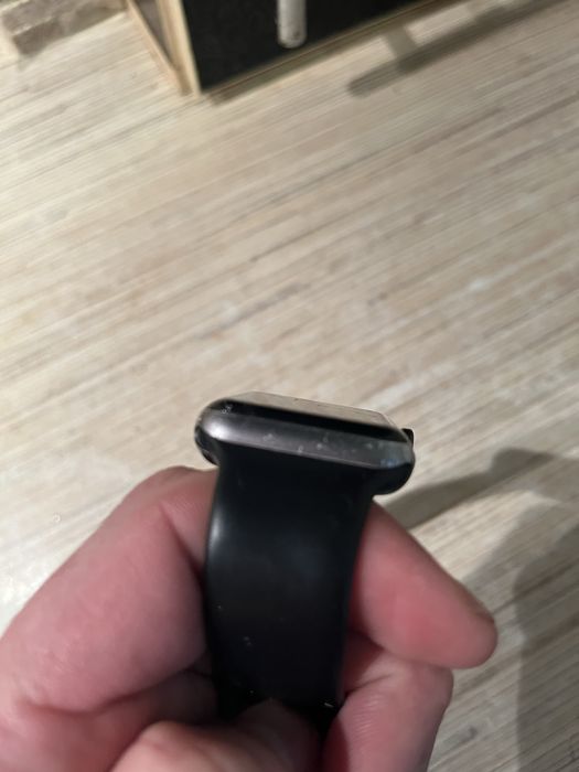 Apple Watch series 3 42mm заблоковані на icloud