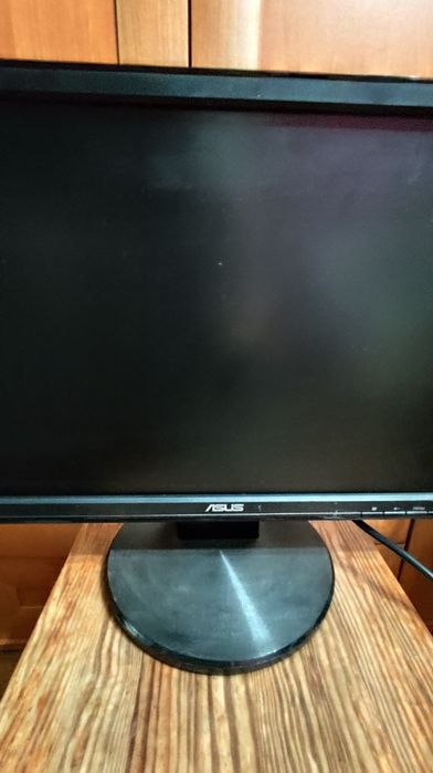 50Monitor Asus VW193 19 cali