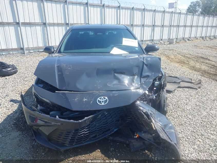 Toyota Camry 80 Hybrid SE 2024
