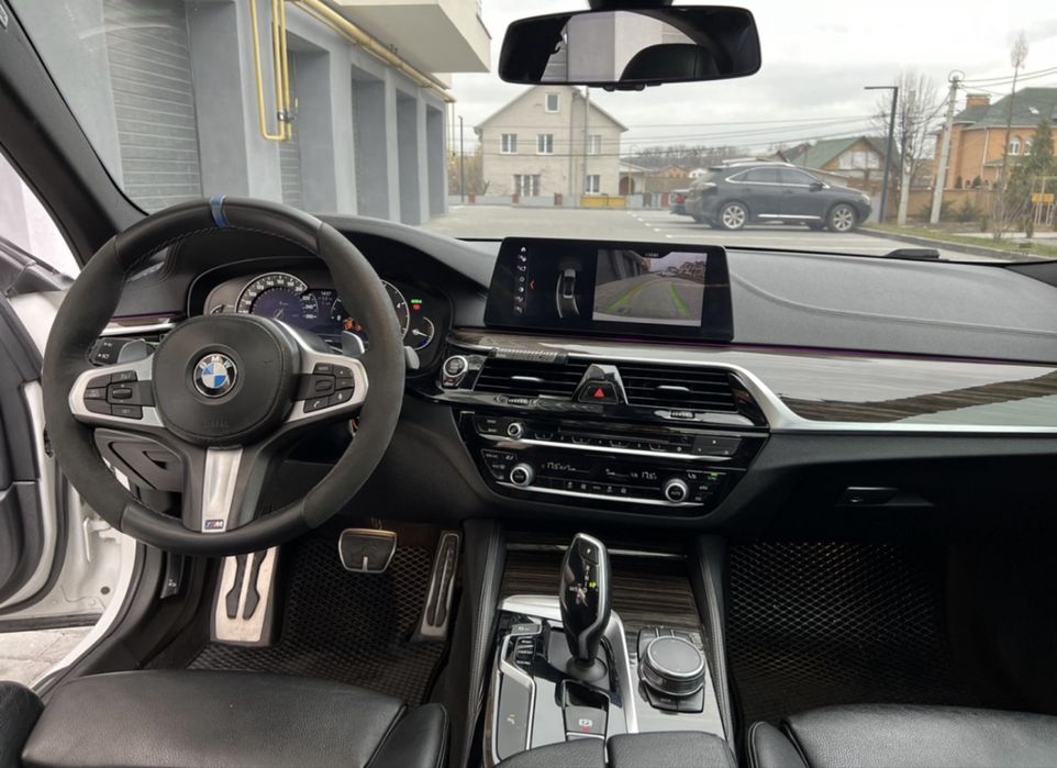 BMW G30 530i M paket максимальная комплектация