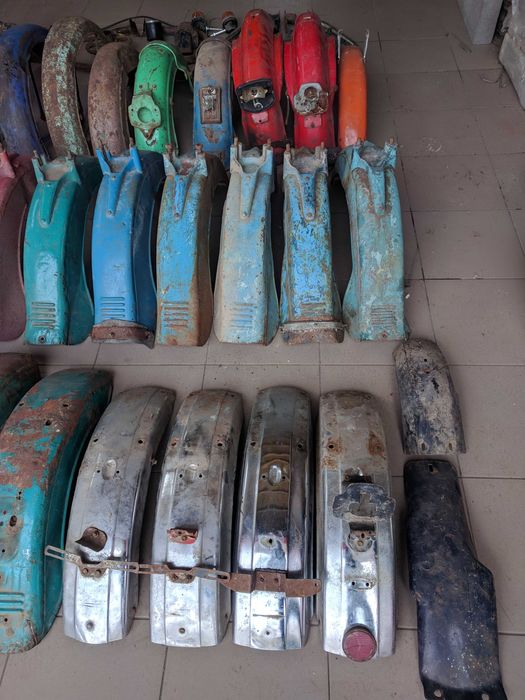 Продам крила передні і задні.