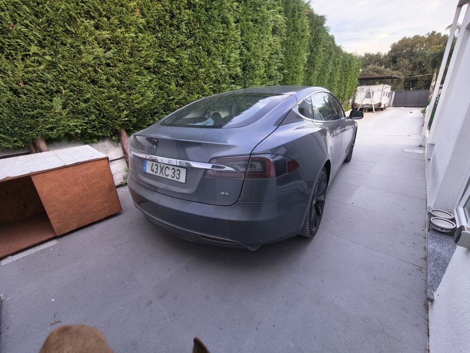 Tesla S85 100% elétrico