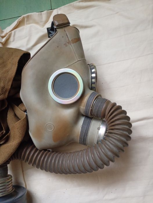 Продам два противогаза ссср