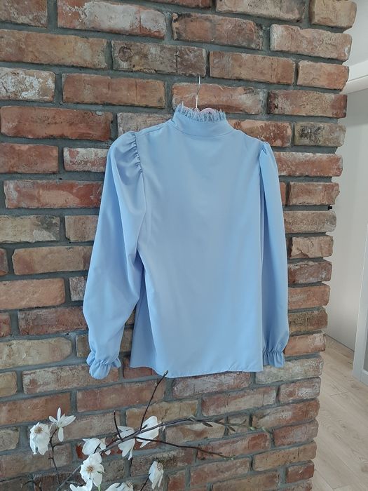 Koszula błękitna j.nowa