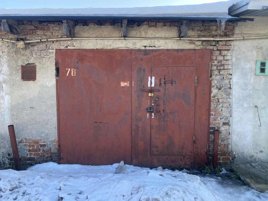 Продам гараж 43.6м2 (р-н Дружба)